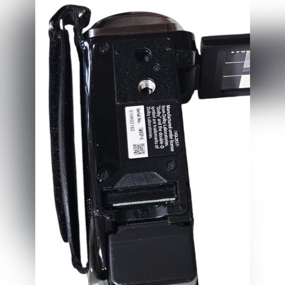 SoldPanasonic HDC-TM90 (16 GB) HD Camcorder With Original Charger Batt Excellent - Picture 13 of 16